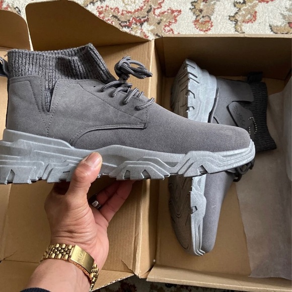 Men’s & women’s sneaker boot